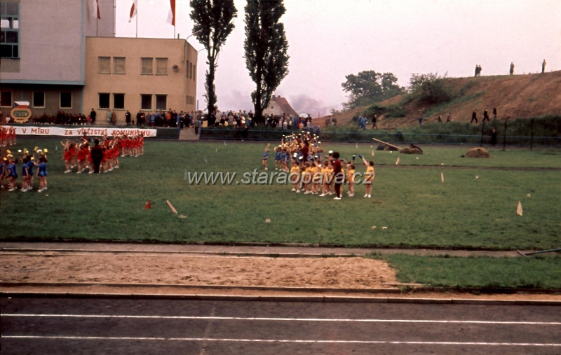 Spartakiada-1965 (1).jpg - Cvičení na Tyršivě stadioně
